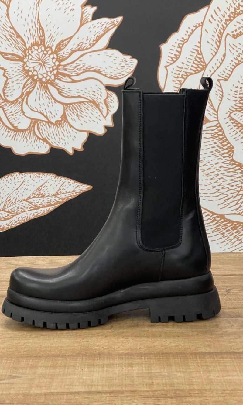 Chelsea Boot in pelle nero - Divine Follie